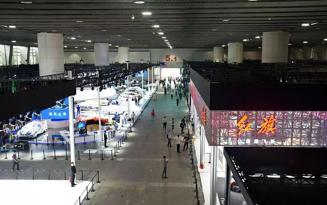 不用等了！教授冒死抢先拍到了今天亮相的多款新车，速看