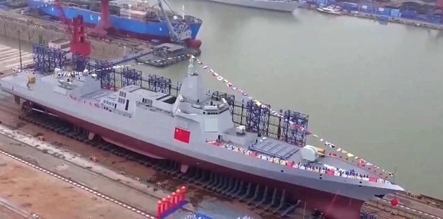国军迷也许会失望了:055万吨大驱暂时不会装电磁炮