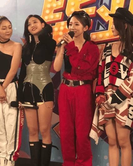 《创造101》女团首秀假唱,孟美岐被拖累,这都