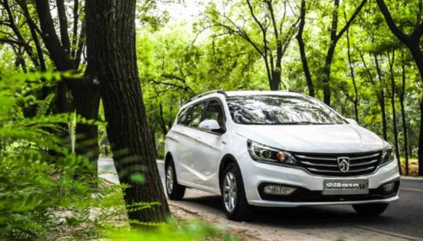 宝骏再出全新亲民车型，仅售4万4S店门都要挤破了！