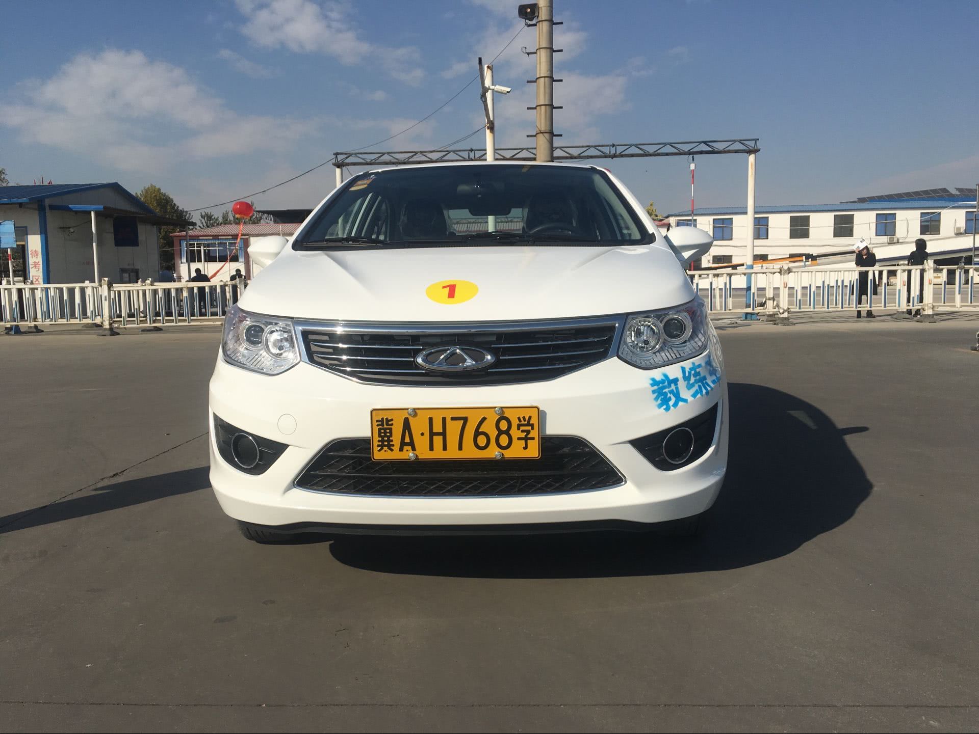 奇瑞eQ2以为是青铜最后却是王者 校长们还按耐得住嘛?