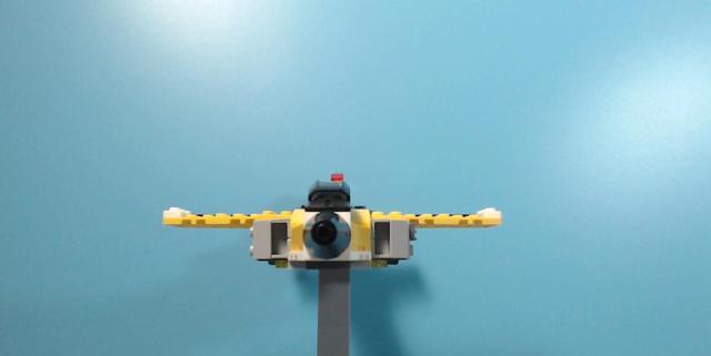 乐高定格动画中飞机是如何飞起来的?