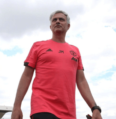 曼联发布季前训练照,桑切斯球衣号码引猜疑!