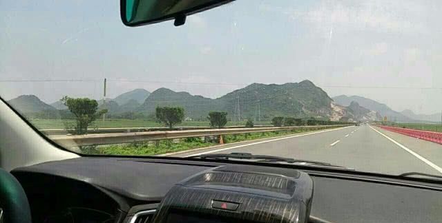 新车磨合期,转速最好不要超过3000转,之前都被