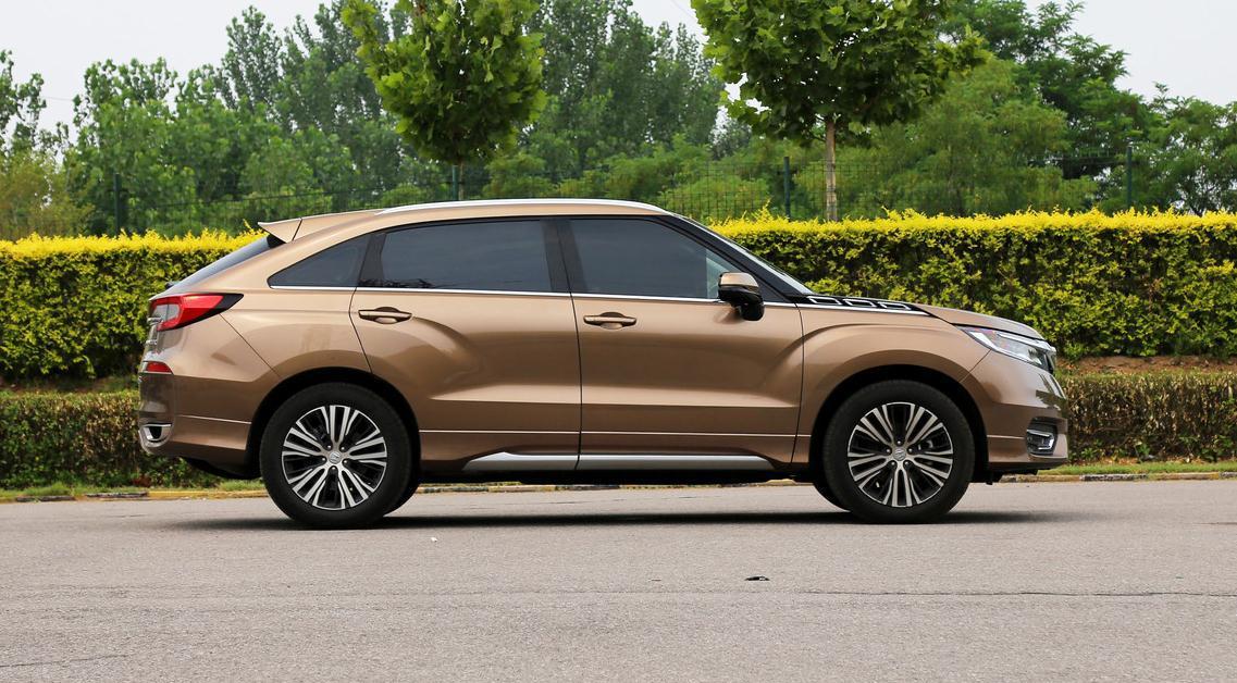 上市6个月, 以8409辆的业绩终结汉兰达的霸主地位