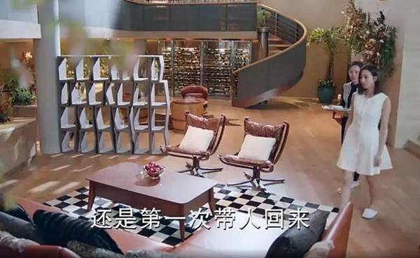 电视剧《温暖的弦》中别墅曝光,家具搭配前卫