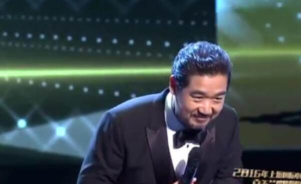 张国立当主持给大家深鞠躬, 却被孙俪狠狠的打脸