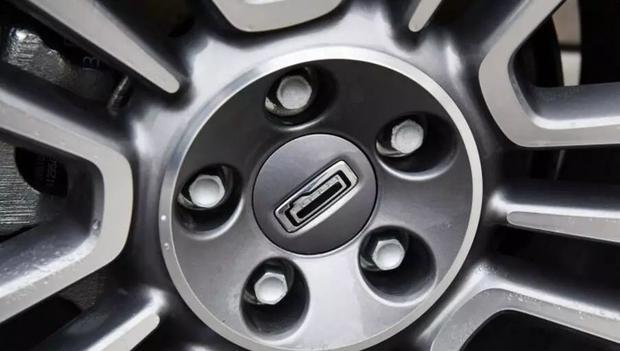 中国第一家国产高端SUV，月销却只有3位数