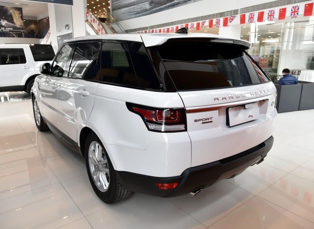 轴距2.9米，车宽2米加，配8AT扭矩450加速7.1，造型比LX霸气！