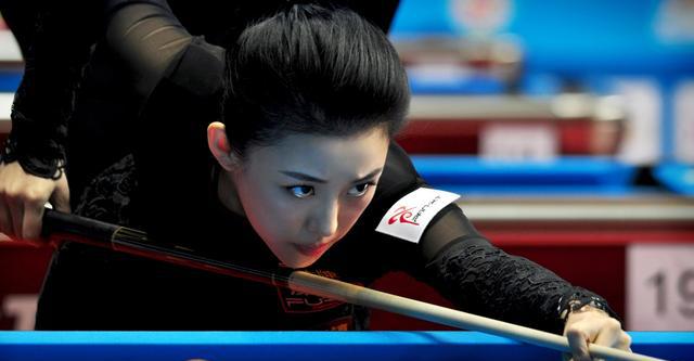 俄罗斯九球天后美貌不输潘晓婷,用球技征服球