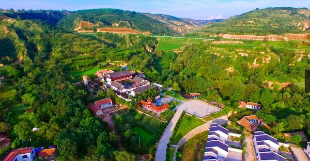 造福乡里!庆阳马莲河边的这片别墅区,这里的人