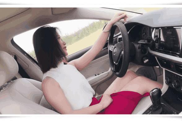 首位大众朗逸Plus女车主诞生，车主：比思域大气，车标很有面子