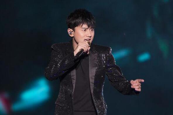 张杰下定决心要在鸟巢开演唱会,会不会重蹈黄国伦的覆辙