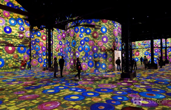 巴黎首家数字博物馆举办沉浸式艺术展