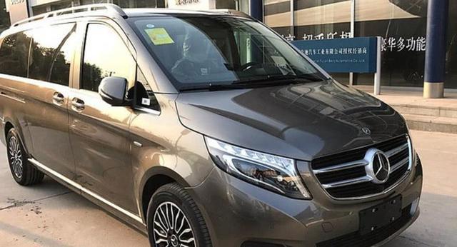 没开玩笑，这款带航空座椅的商务车很舒坦！