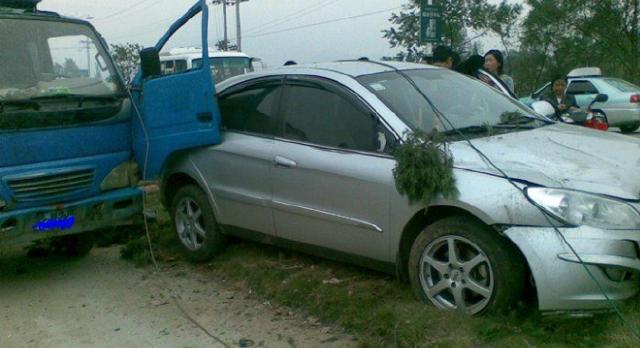 为何奇瑞被称为电线杆摧毁者, 这质量比亚迪都要说个服字!