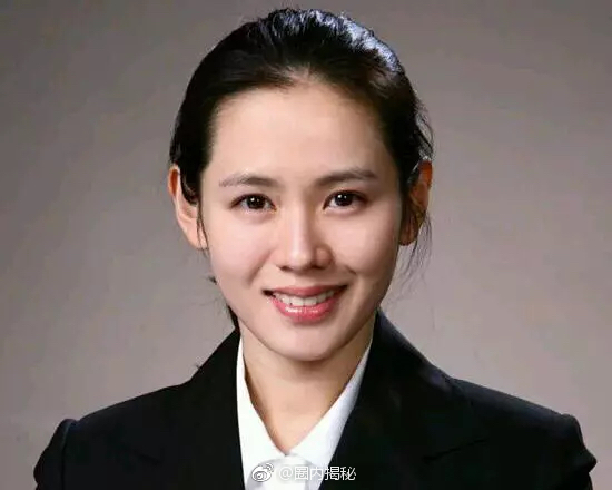 网友爆料芒果台把霓虹艺人p成遗照一排是大野