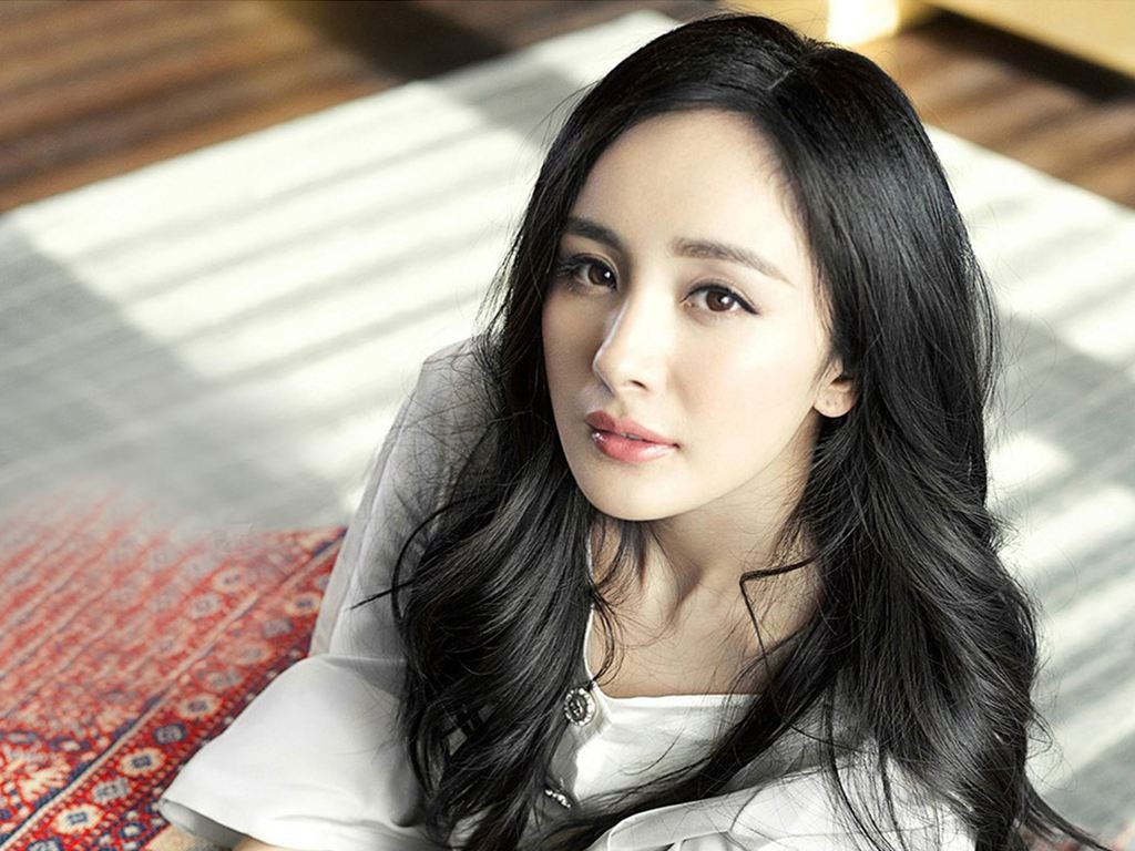室内性感美女!蛊性感美女整图片