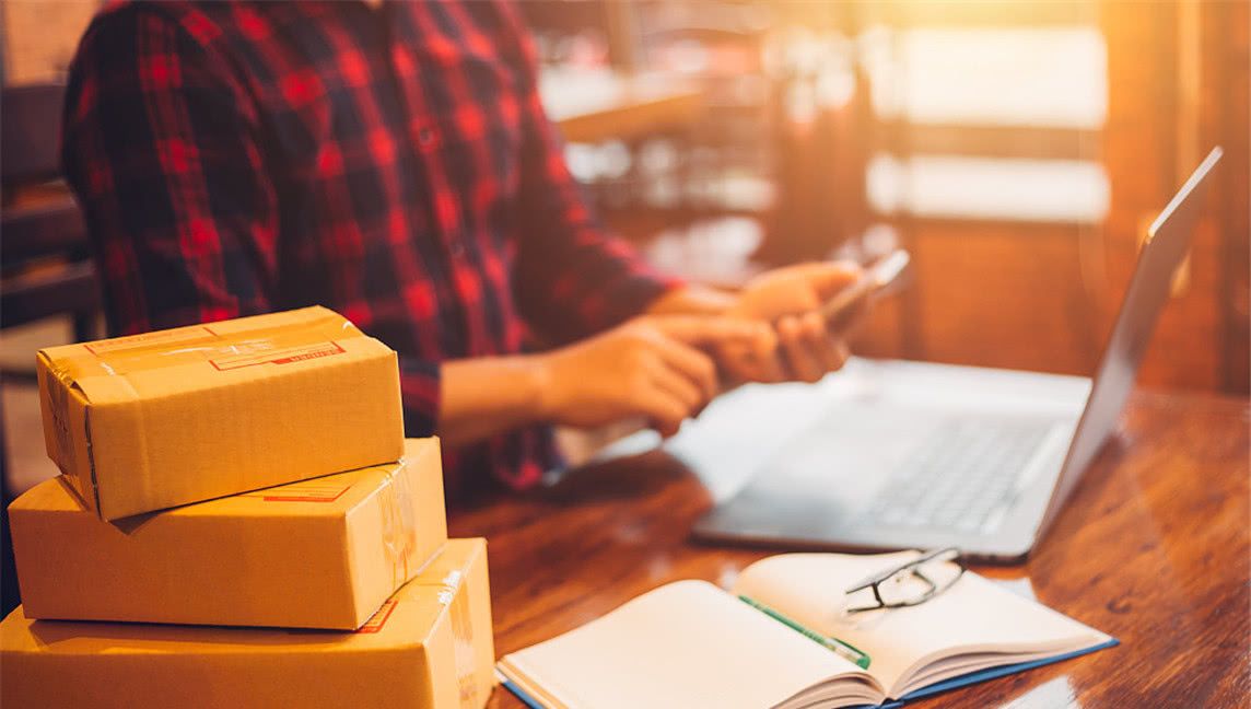 在淘宝上买东西,一直给差评的顾客,究竟是什