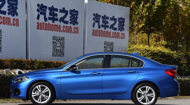2018年宝马1系118i，运动系轿车，性价比超高