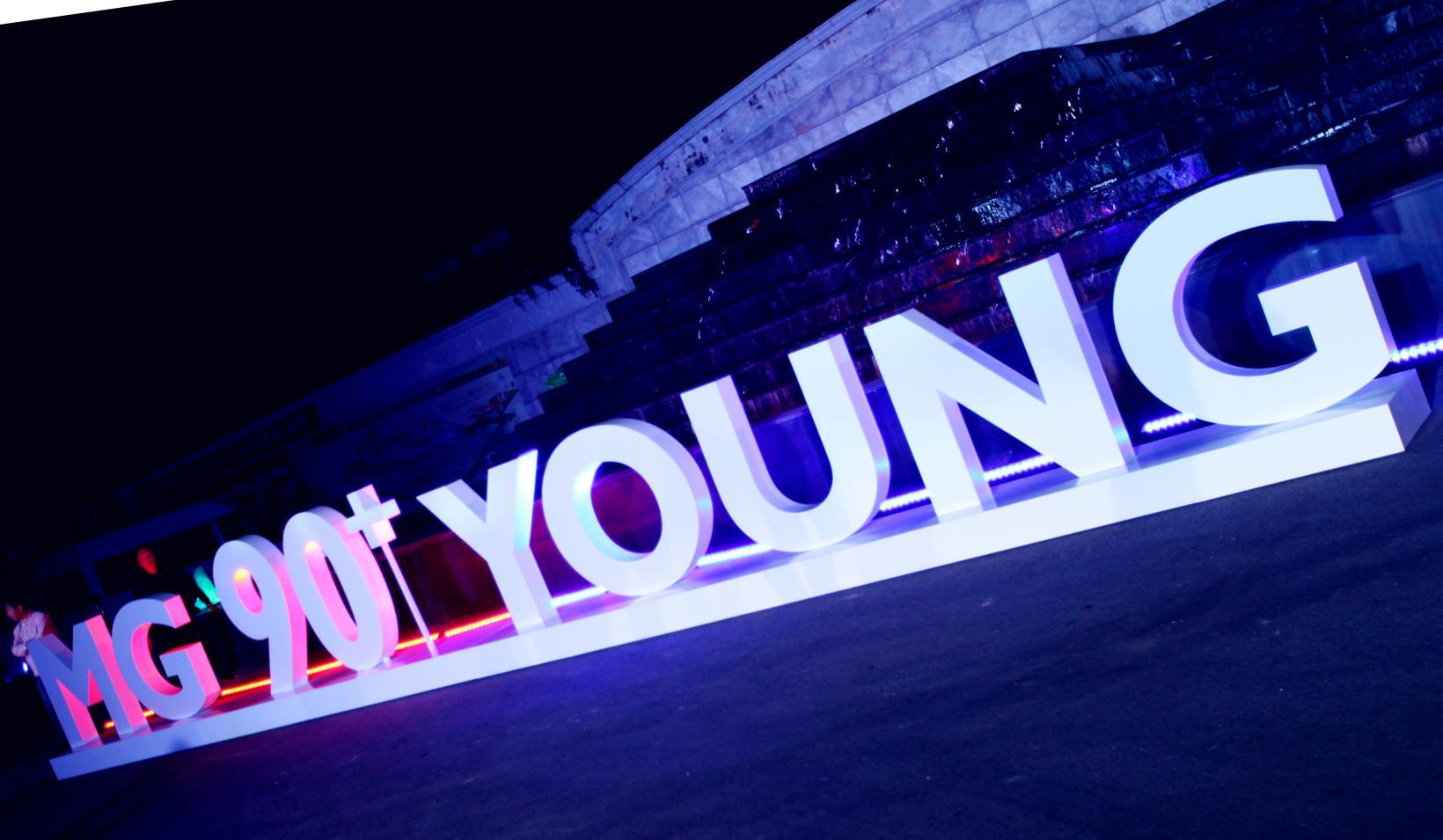 上市首个周末便引2000多人为它“剁手”, 15万内买它就对了!