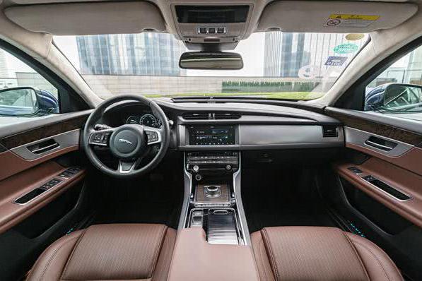 新车刚上市就爆降12万，那就是捷豹这个有着，很不错野心的品牌。