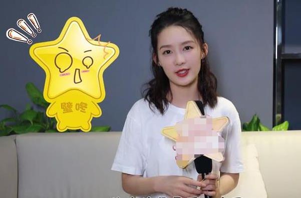 李沁被要求现场量Size，却非要拖着主持人下水，结果主持人完败