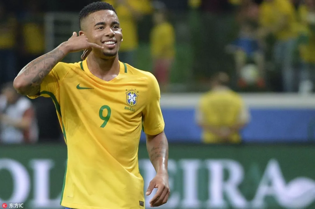 罗纳尔多之后,穿过巴西队9号的都有谁?