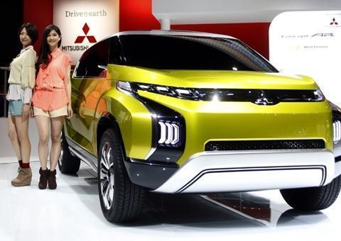 后悔买汉兰达，三菱这次太狠了！新车宝马奥迪，还配四驱