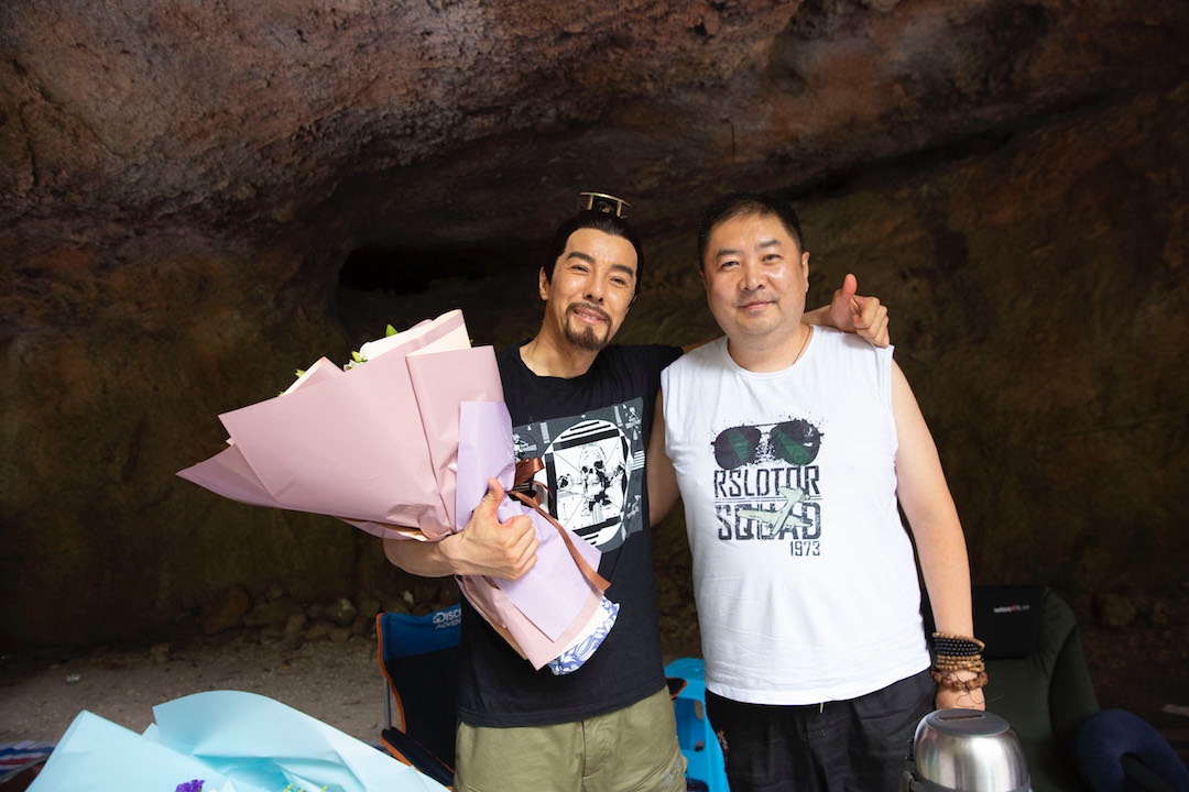 海一天《庆余年》杀青曝光新剧照 眼神凌厉直击人心