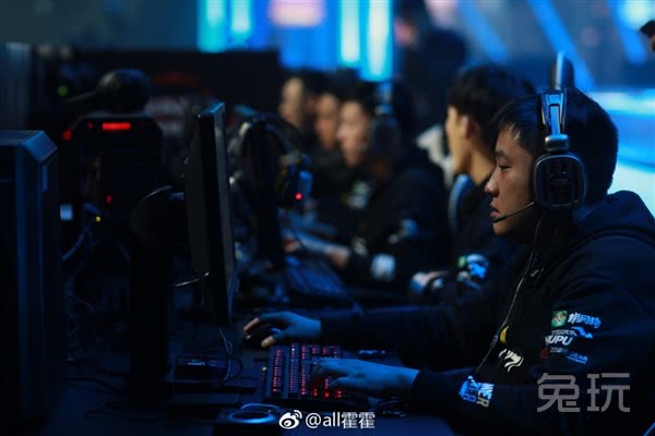 绝地求生:职业选手颜值盘点 韦神A+孤存 哪款才