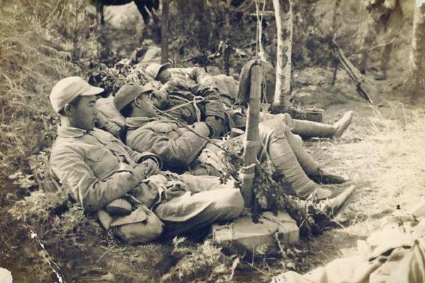抗战时期中国军人为何喜欢打绑腿?原来有这么多用处