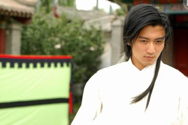 80年代是歌手,90年代是演员,现在却是厨子,网友