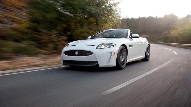 XKR-S塑造出动感十足的外型