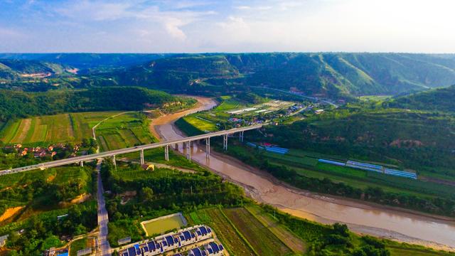 造福乡里!庆阳马莲河边的这片别墅区,这里的人