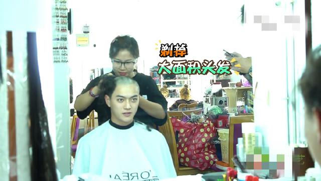 张嘉倪吴谨言片场互亲，《延禧攻略》花絮堪比正剧