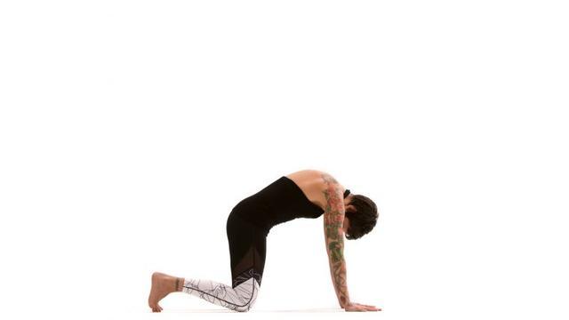 瑜伽拜月式全套!24个动作分步骤详解!(珍藏，真人版)