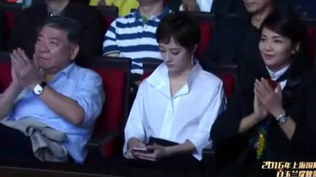 张国立当主持给大家深鞠躬, 却被孙俪狠狠的打脸