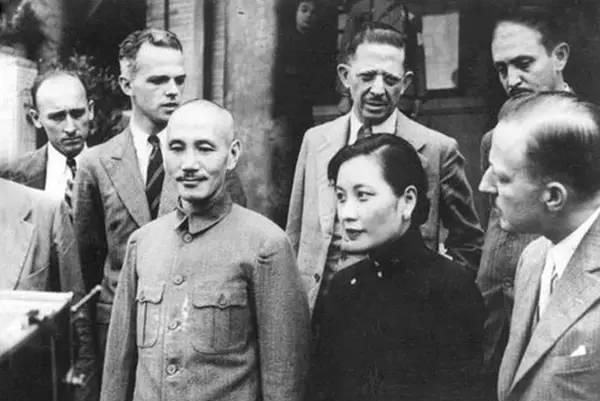 图说历史：宋美玲与蒋介石在几个重要历史时期的的合影