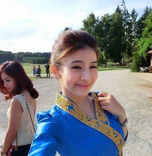 100块钱人民币能让老挝美女干啥?你可能不相