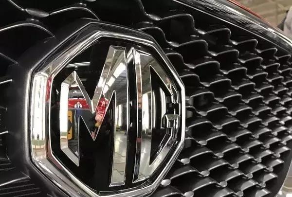 名爵ZS顶配不到12万，更认真更时尚，要爱吗？