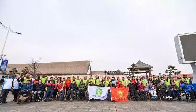 今天,荣成志愿者这暖心的一幕