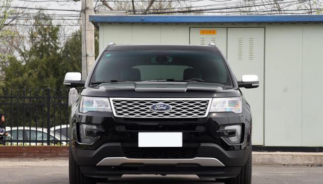 福特让大众沉默了，随便国产一辆“小块头”，都比途昂大一圈