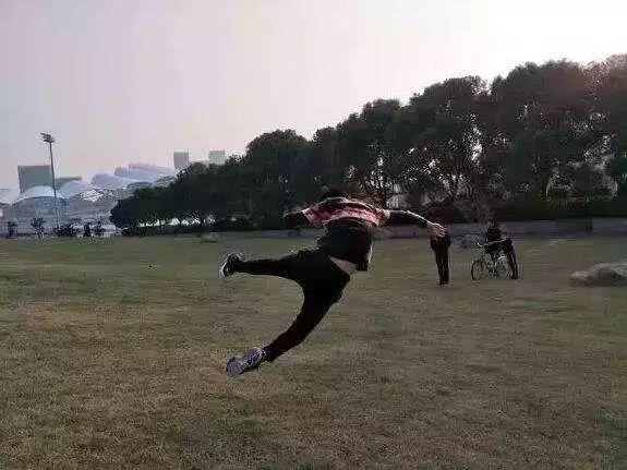 ps搞笑图:大神吧我p成民族英雄