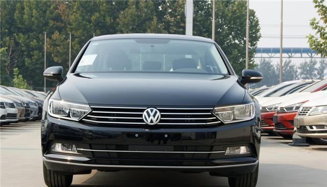 2017款一汽大众迈腾，国产商务经典，简约造型彰显德系底蕴