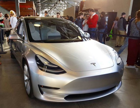 铁杆粉丝看过来，黑客破解特斯拉Model 3“工厂模式”！