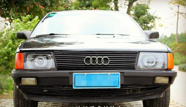 92年的奥迪100，存活到现在也是一个奇迹，这样的古董不多了