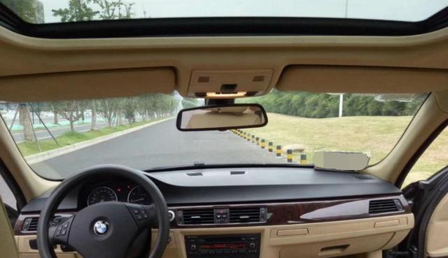 花6万买辆宝马3系上下班代步, 开回公司同事们投来羡慕的眼光