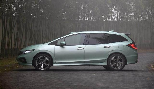 家用最好的日系车,空间不输CR-V,仅售15万既