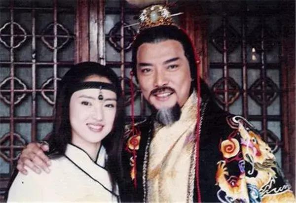 《雪花女神龙》八大主演身在何方?董璇撞脸佟